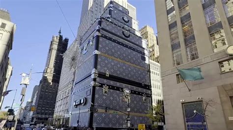louis vuitton suitcase new york store